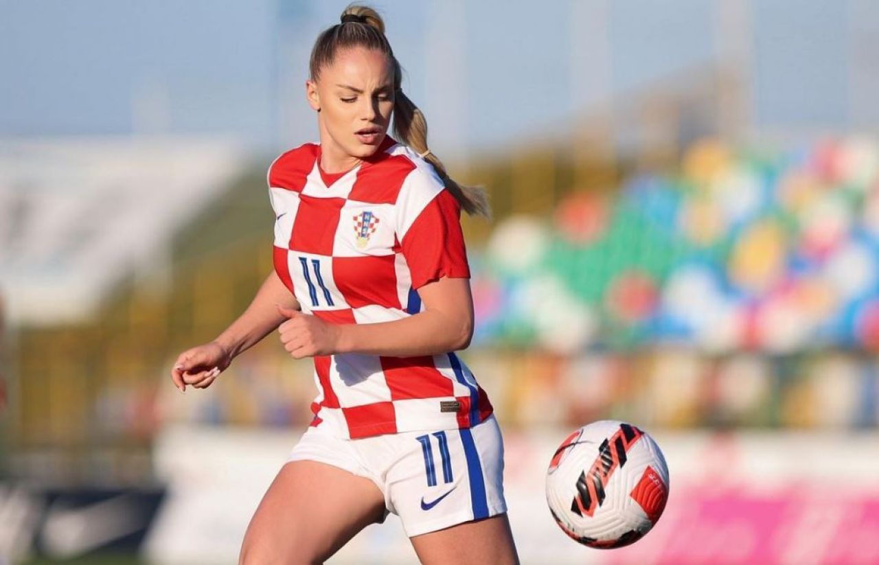 Fotbalista care a uimit o lume întreagă cu frumusețea ei răvășitoare! Cine e Ana Maria Markovic_24