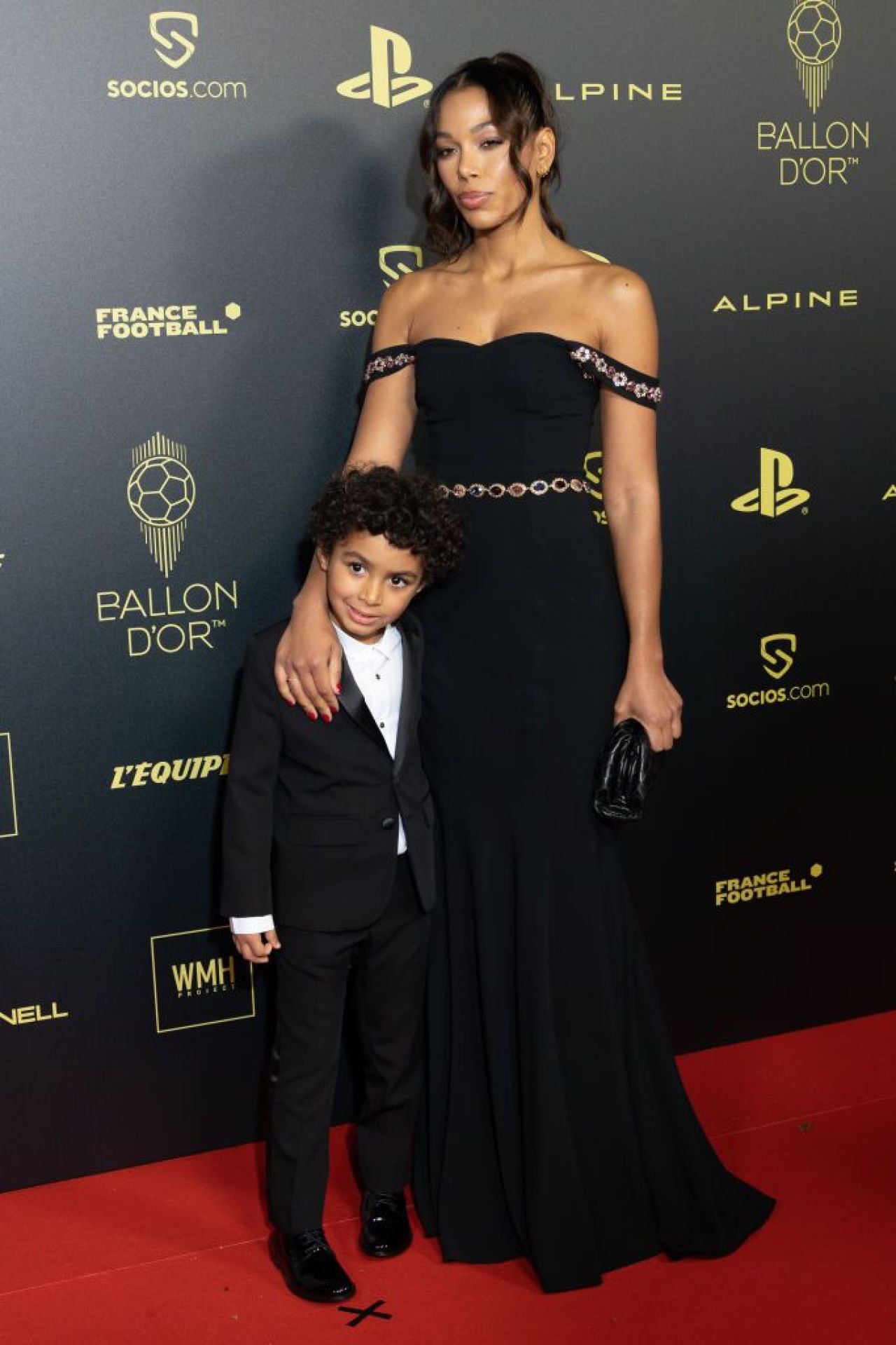 Cu actuala și fosta parteneră la gală! Benzema a fost susținut atât de mama copilului său, cât și de noua iubită: imagini memorabile_4
