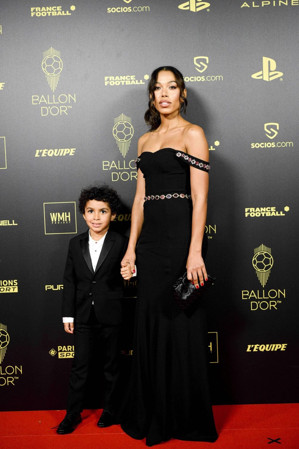 Cu actuala și fosta parteneră la gală! Benzema a fost susținut atât de mama copilului său, cât și de noua iubită: imagini memorabile_6