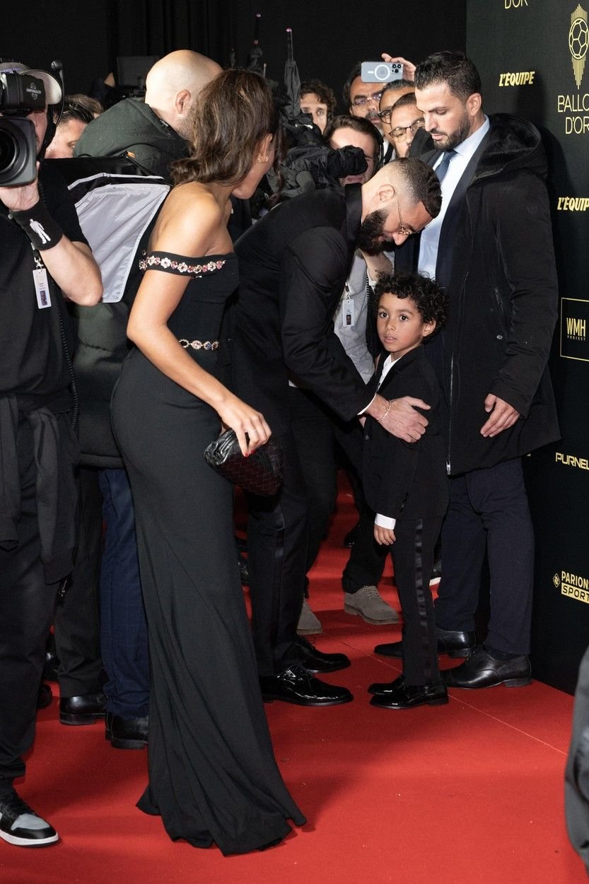 Cu actuala și fosta parteneră la gală! Benzema a fost susținut atât de mama copilului său, cât și de noua iubită: imagini memorabile_8