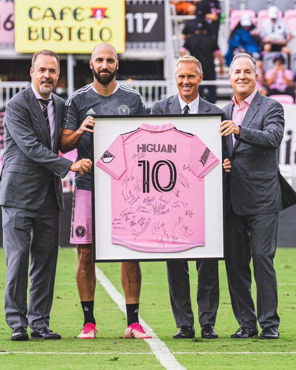 Higuain și-a încheiat cariera cu o înfrângere. Echipa lui a fost umilită de fosta echipă a lui Mitriță_3