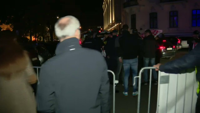 UEFA și FRF, aceeași mizerie! . Protest la București, chiar sub privirile lui Giorgio Marchetti