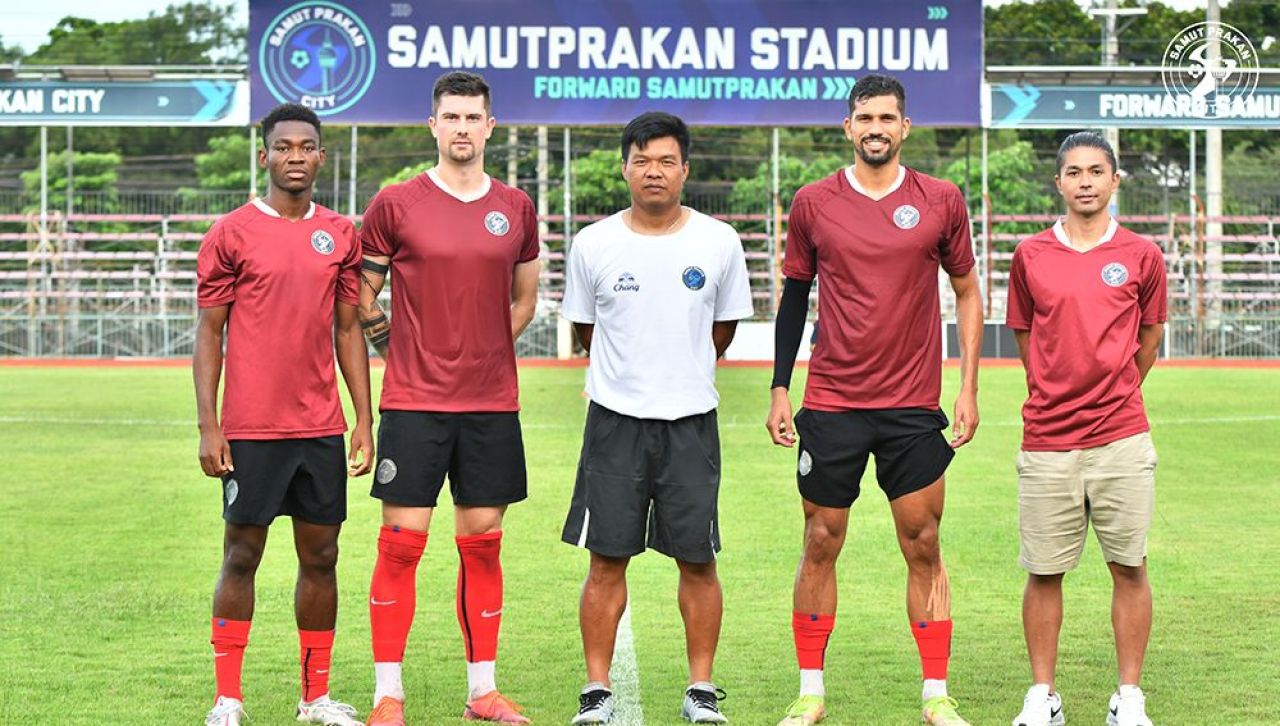 Șmecher printre majorete! Cum a înscris un atacant român în campionatul din Thailanda_6