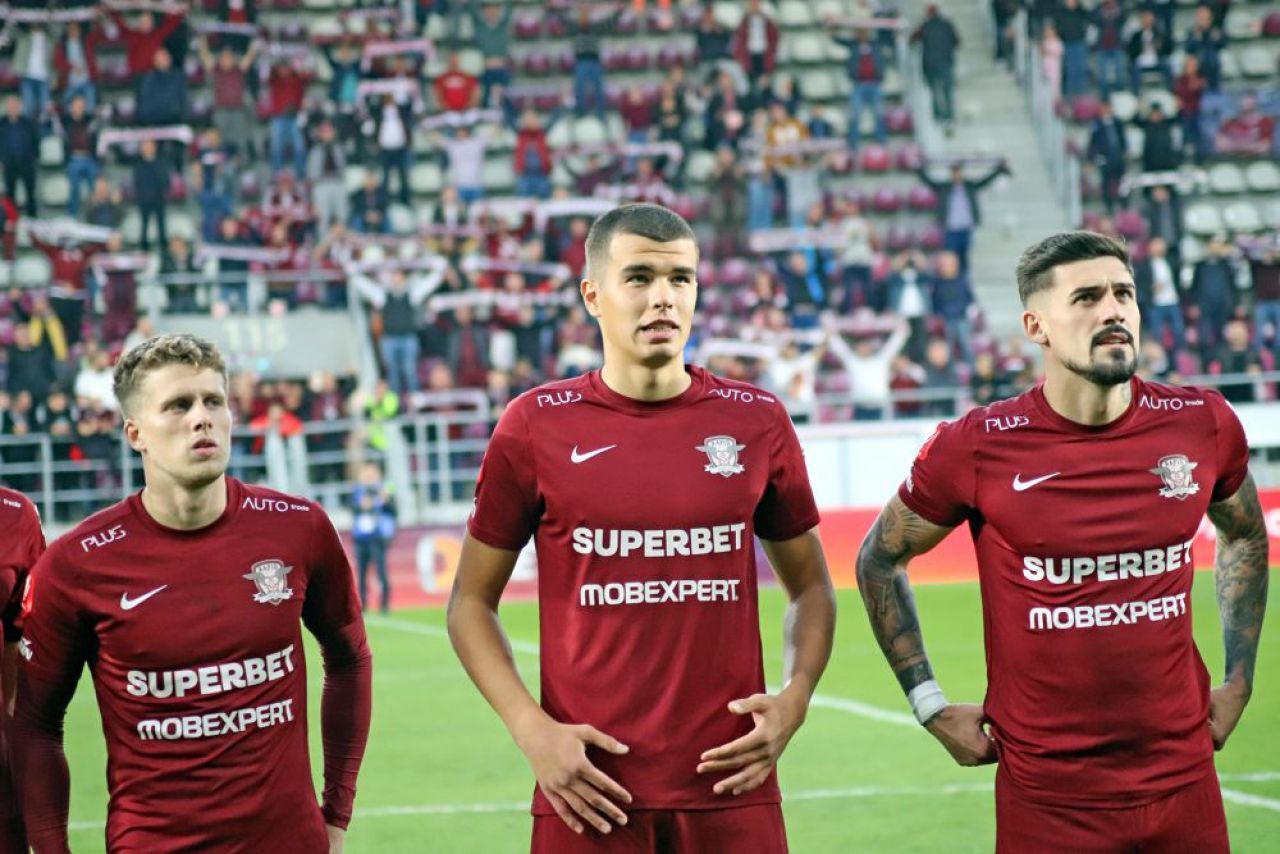 Cine sunt puștii care au debutat aseară la Rapid. Un stoper născut la Chișinău și extrema considerată