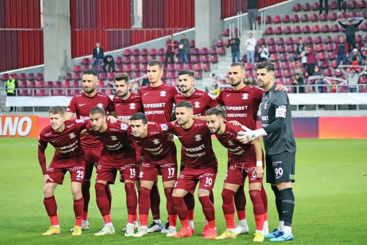 Cine sunt puștii care au debutat aseară la Rapid. Un stoper născut la Chișinău și extrema considerată