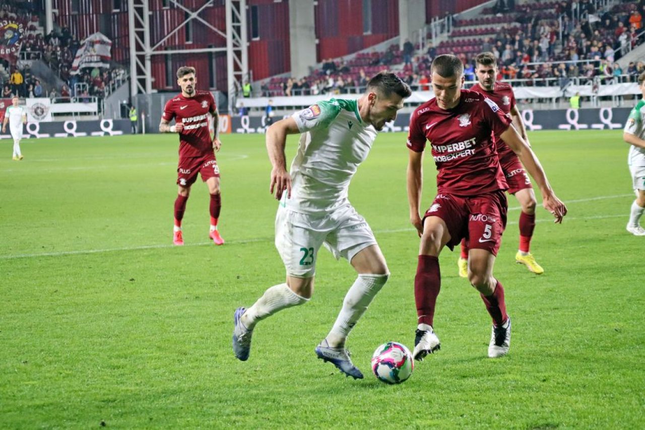 Cine sunt puștii care au debutat aseară la Rapid. Un stoper născut la Chișinău și extrema considerată