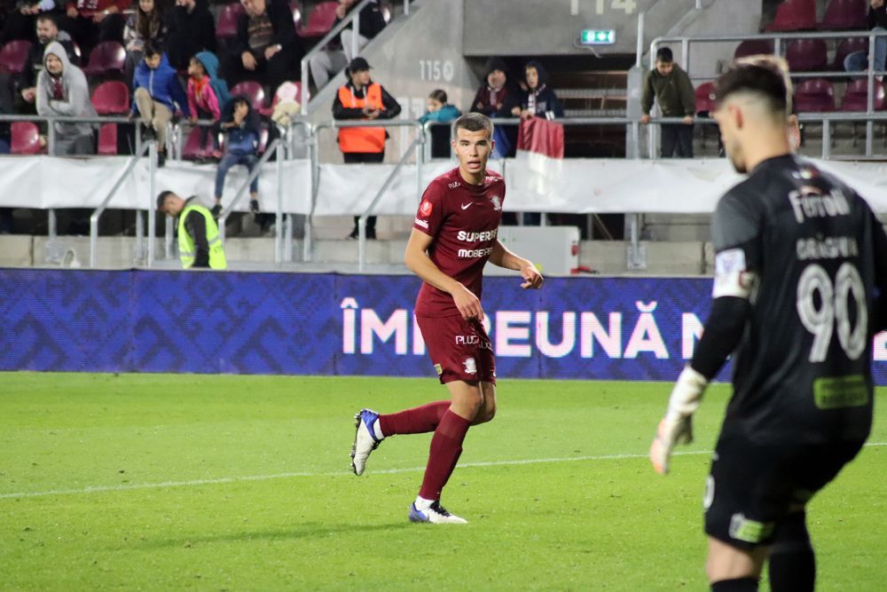 Cine sunt puștii care au debutat aseară la Rapid. Un stoper născut la Chișinău și extrema considerată