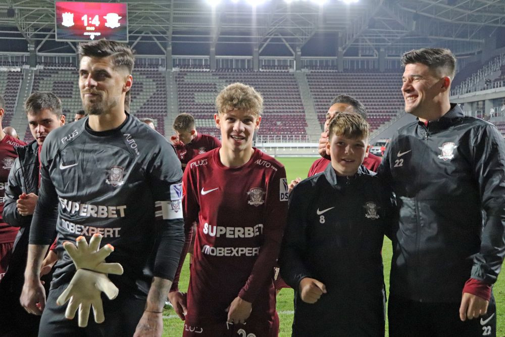 Cine sunt puștii care au debutat aseară la Rapid. Un stoper născut la Chișinău și extrema considerată 