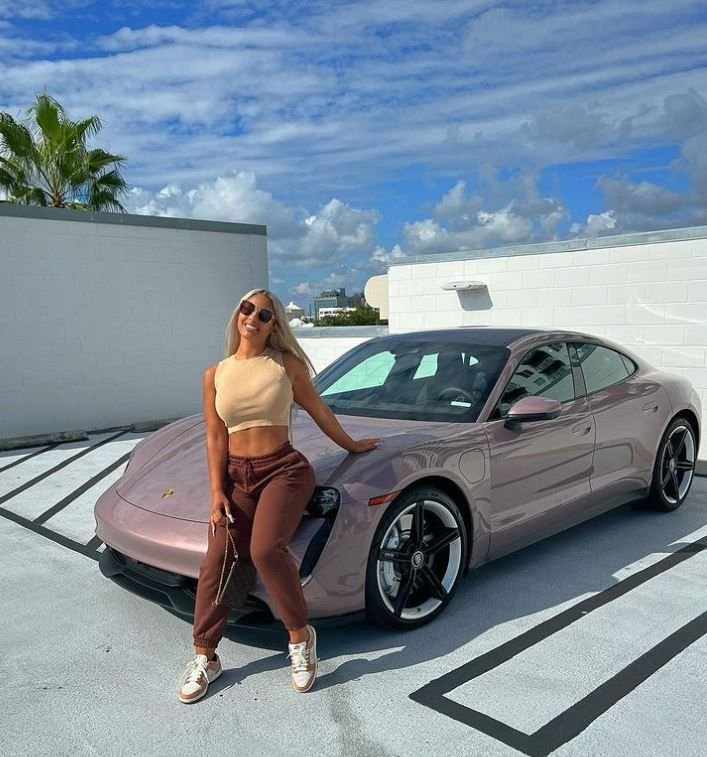 Erica Fontaine, gimnasta care s-a lăsat de sport și și-a făcut OnlyFans! Cât de provocator pozează tânăra_21