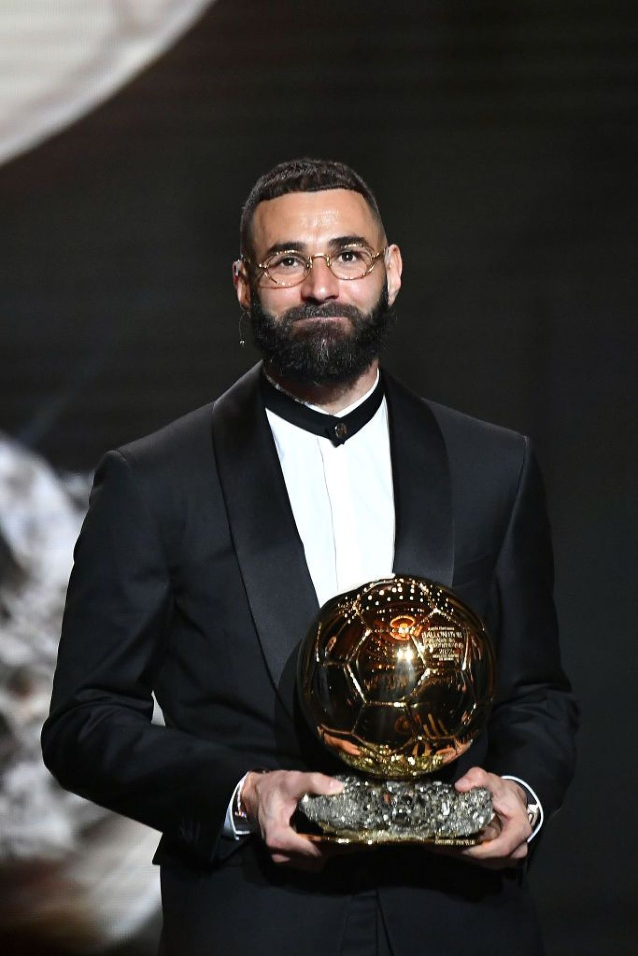 Imagini marcante cu degetul lui Karim Benzema. A venit la gala Balonul de Aur fără bandaj, iar fanii au fost impresionați _1
