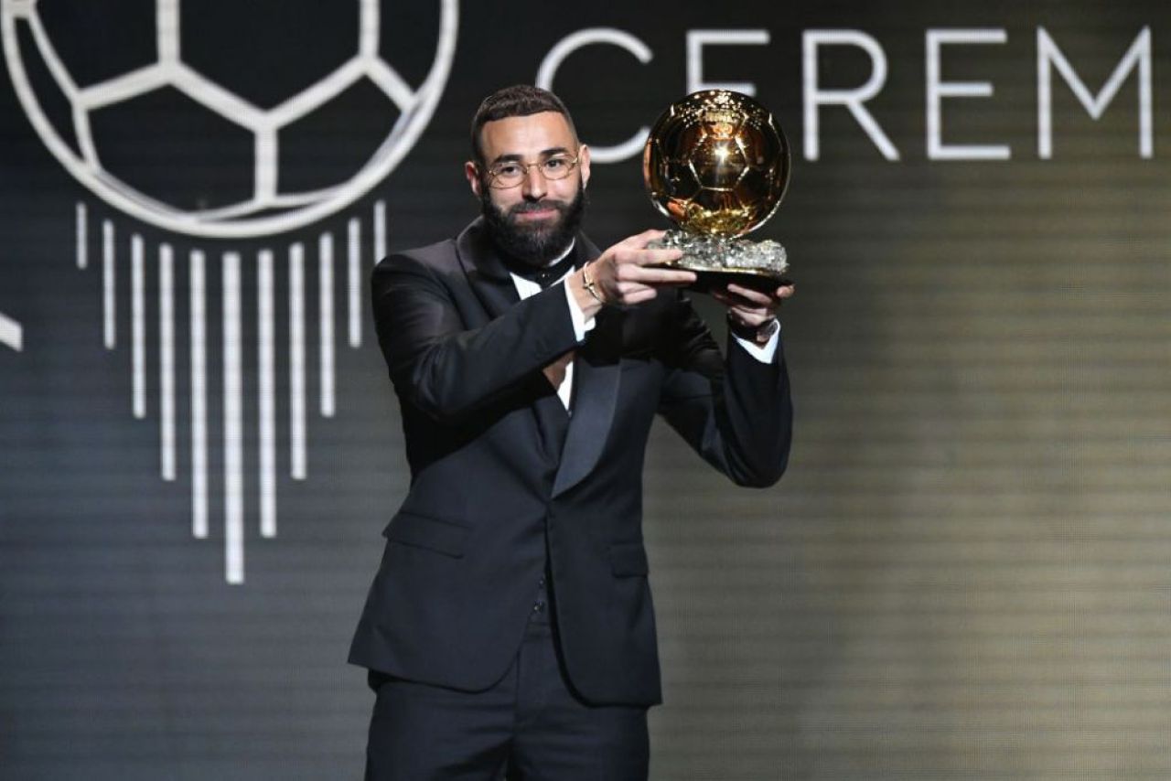 Imagini marcante cu degetul lui Karim Benzema. A venit la gala Balonul de Aur fără bandaj, iar fanii au fost impresionați _3