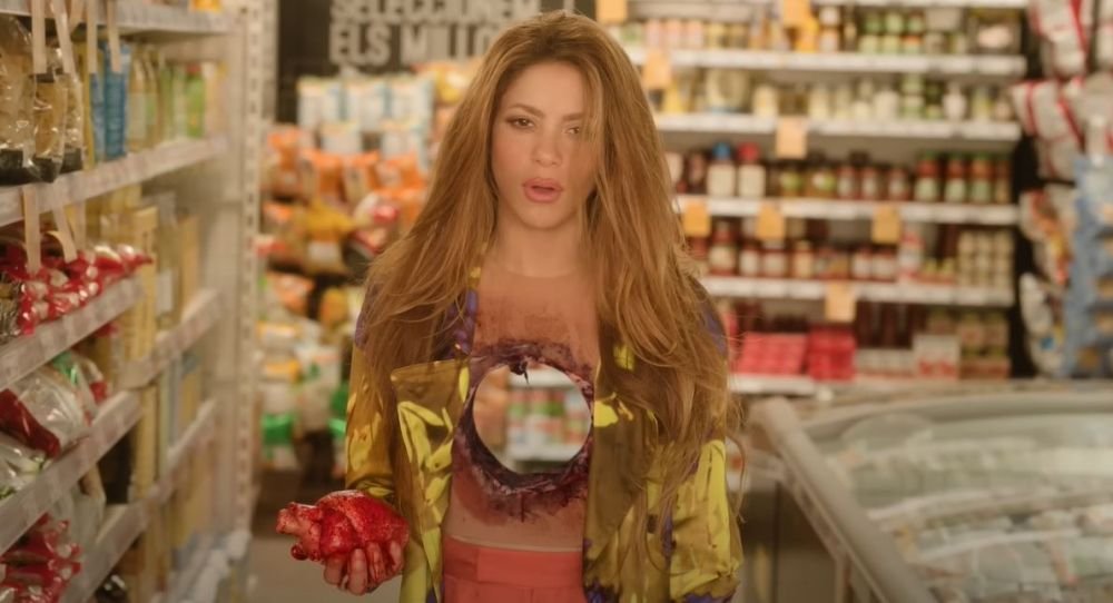 &bdquo;M-ai lăsat din cauza narcisismului tău!&rdquo; Shakira dă de păm&acirc;nt cu Gerard Pique &icirc;n ultima piesă lansată! Artista, cu inima distrusă &icirc;n clip&nbsp;
