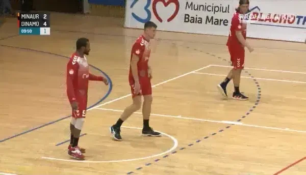 Minaur Baia Mare - Dinamo, secvențe din prima repriză. Meci aprig &icirc;n Sala Lascăr Pană