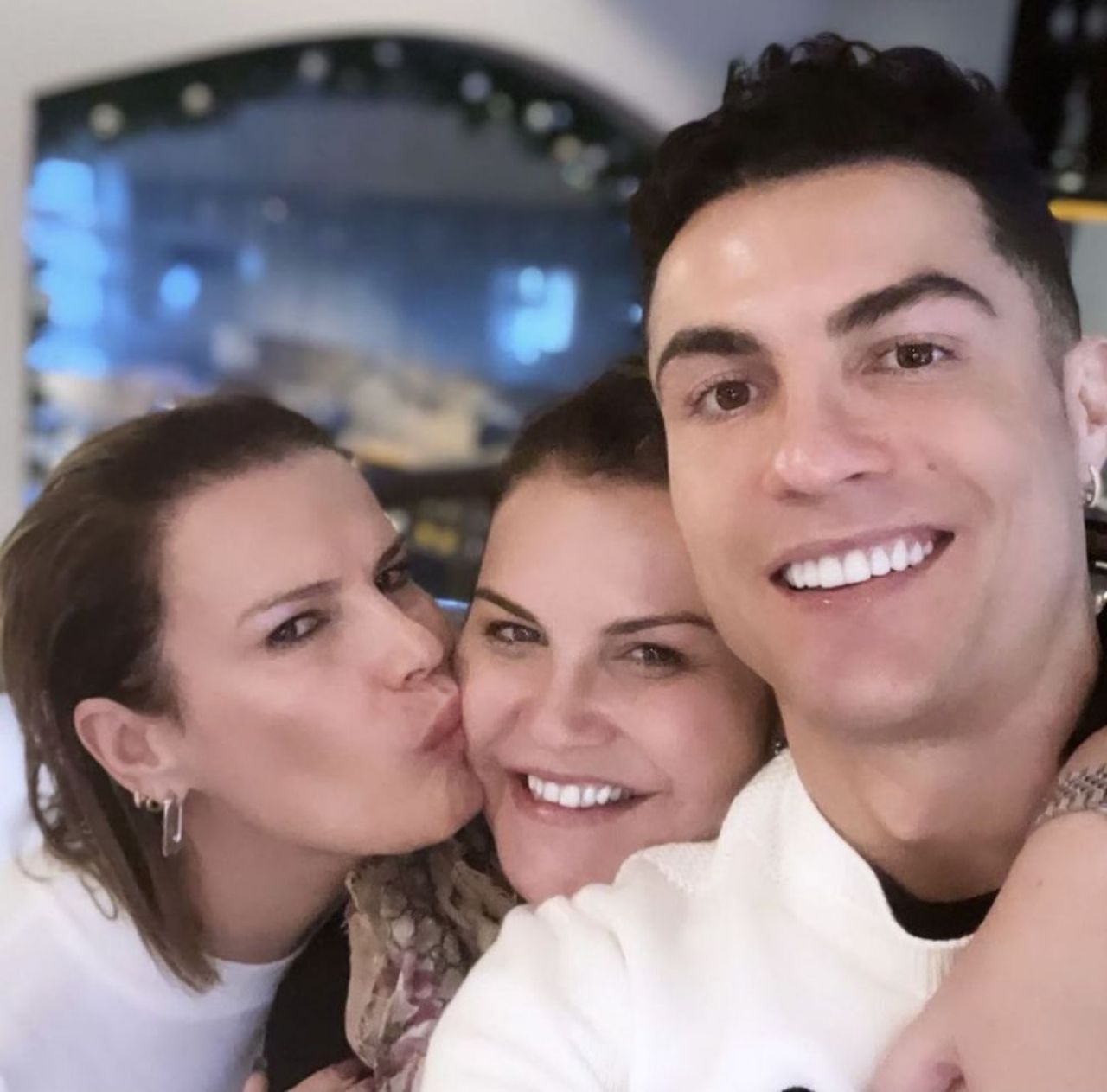 Sora lui Cristiano Ronaldo, cel mai mare susținător al fotbalistului. Reacția dură a Elmei Aveiro după ce portughezul a fost iar rezervă_4