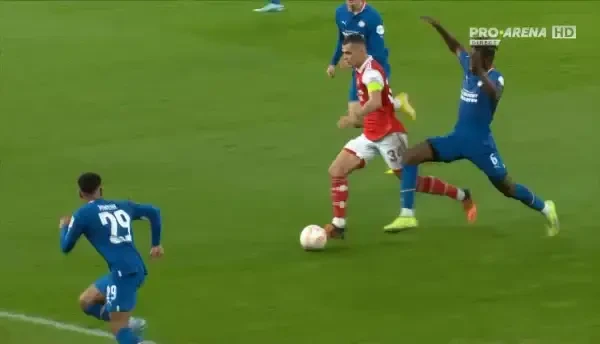 Arsenal - PSV 0 - 0 Lovitură liberă Fabio Vieira