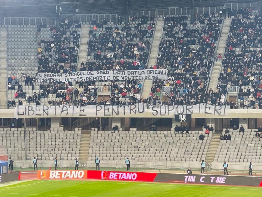 Războiul bannerelor la derby-ul U Cluj - CFR: 