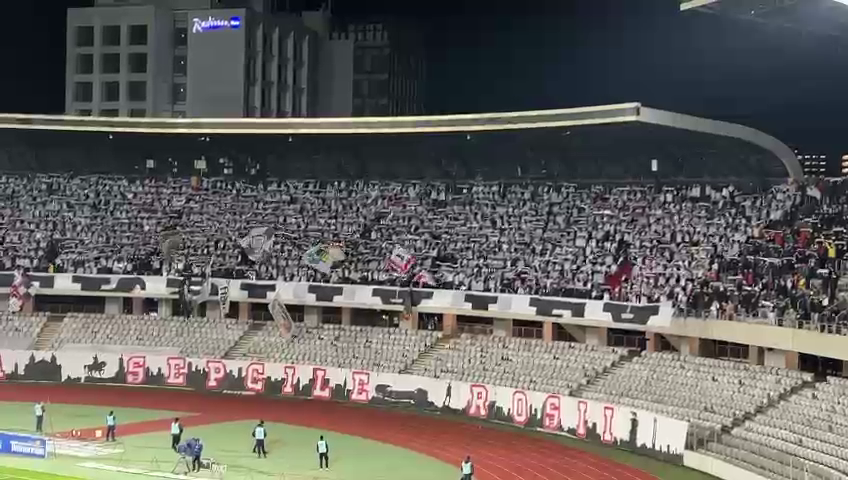 Războiul bannerelor la derby-ul U Cluj - CFR: 