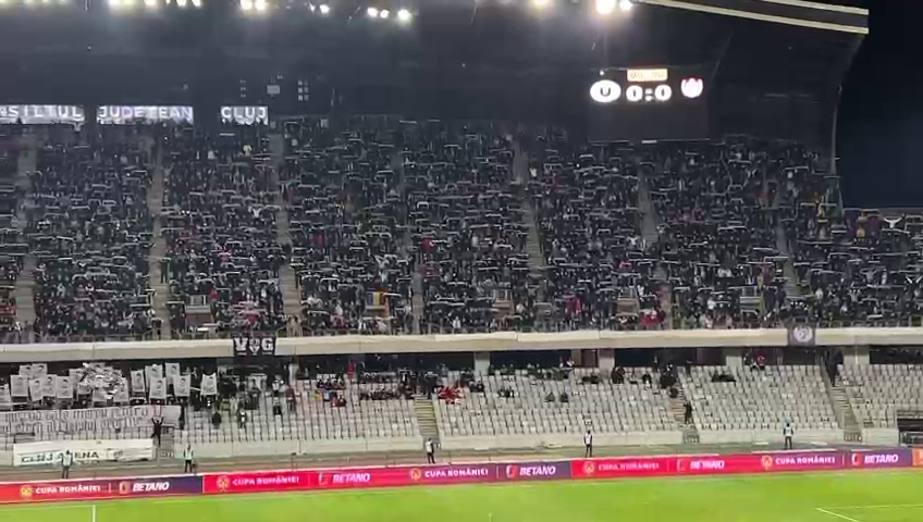 Războiul bannerelor la derby-ul U Cluj - CFR: 