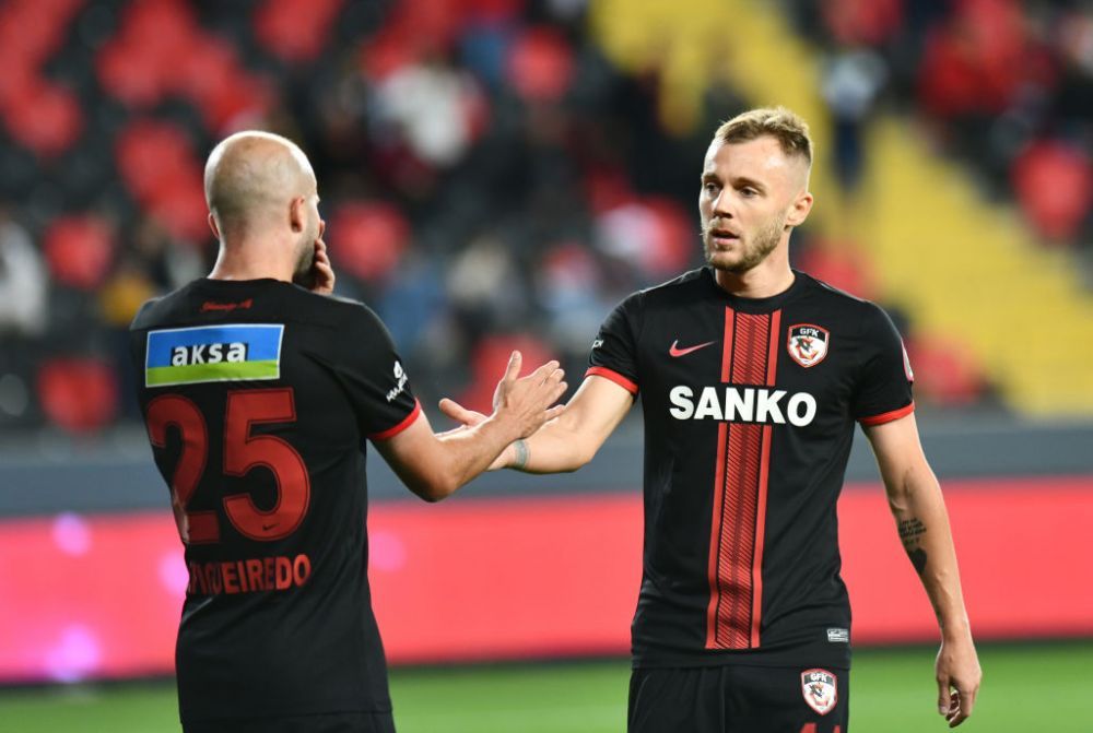 Alexandru Maxim a ajuns la 100 de meciuri pentru Gaziantep. Cum a fost marcat momentul înaintea partidei din Cupă_9