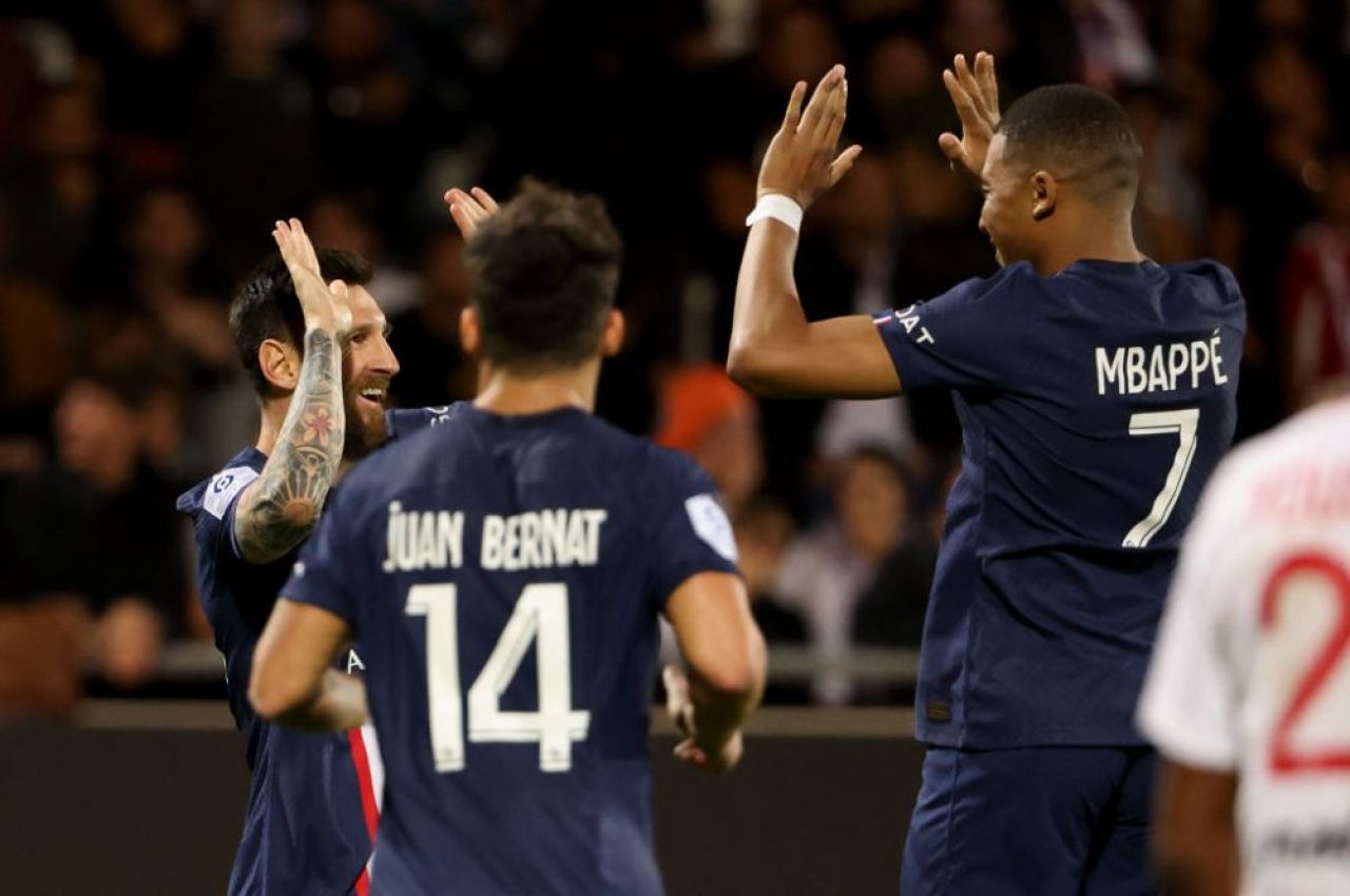 M&M Show! Mbappe și Messi au făcut spectacol în meciul Ajaccio - PSG! Victorie pentru Christophe Galtier în 'duelul' cu fiul său _6