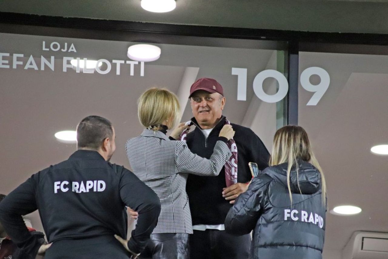 Cu familia la derby! Băieții lui Șucu au fost copii de mingi la meciul cu Farul_1