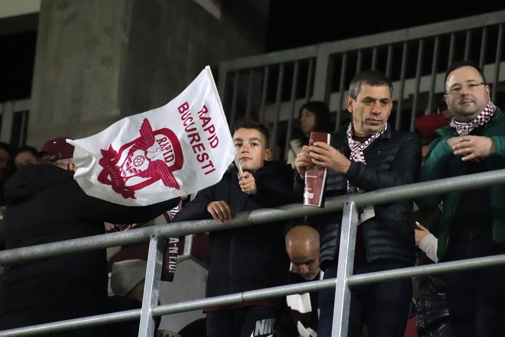 Cele mai frumoase fotografii de la derby-ul Rapid - Farul. Tensiune pe teren, spectacol în tribune_5