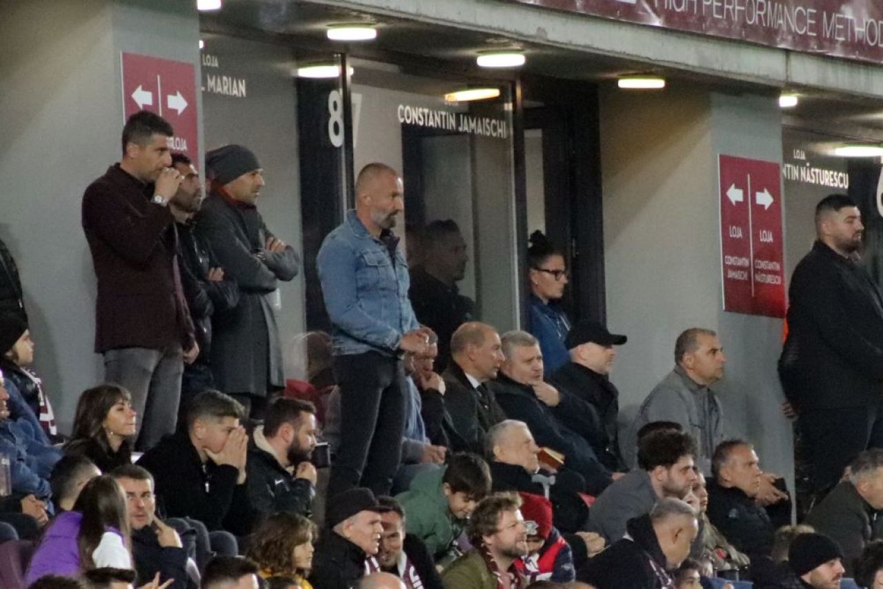 Cum a fost surprins selecționerul Edi Iordănescu la derby-ul din Giulești_12