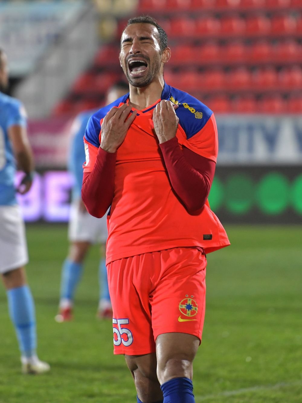 Dat afară de FCSB, nu și-a găsit echipă nici până acum. Situația jucătorului despre care Becali zicea că e „prea bărbat”_2
