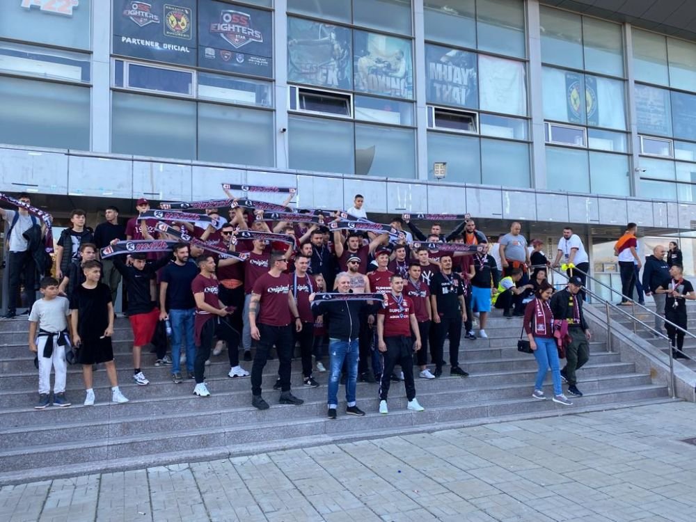 Marius Șumudică le-a purtat noroc rapidistelor la handbal. Cum a sărbătorit alături de fani victoria cu Storhamar_6
