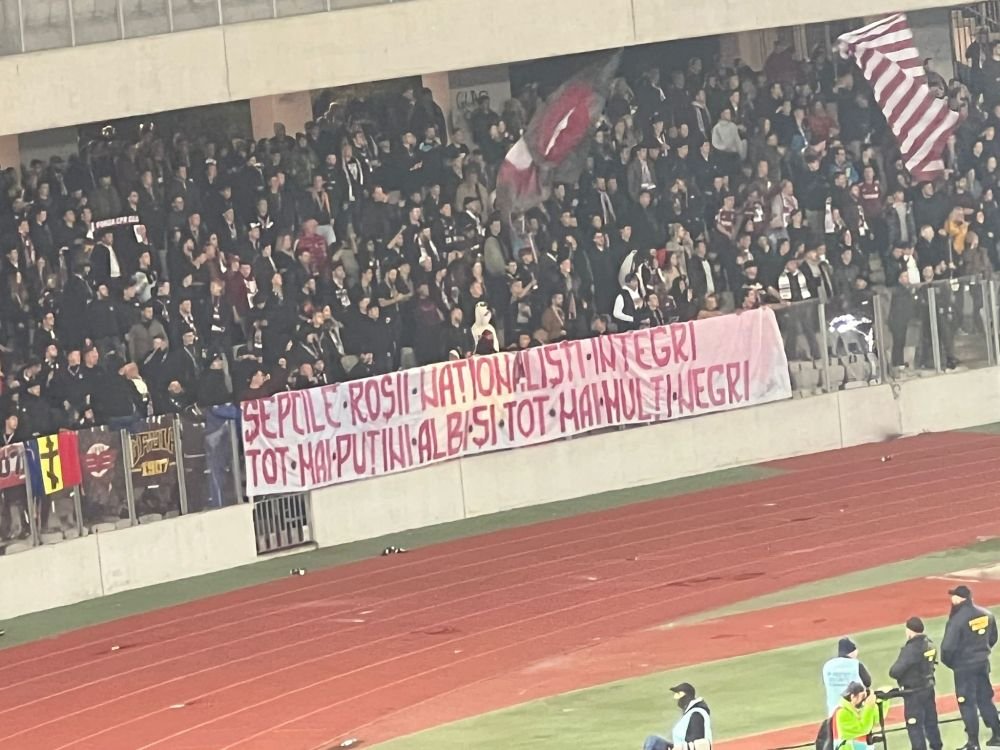 Derby pe teren, derby și în tribune! Mesaje dure schimbate între fanii lui U Cluj și cei ai campioanei CFR_3