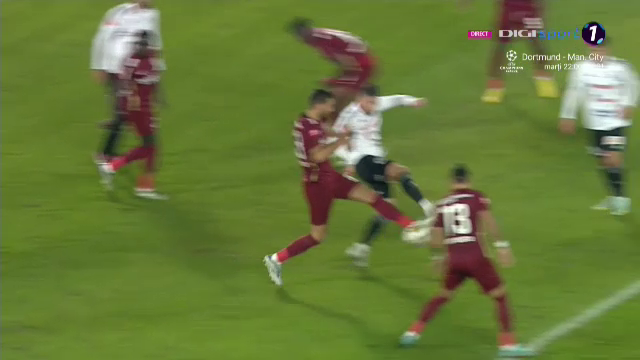 Opinia specialistului după penalty-ul controversat din U Cluj - CFR Cluj 1-2_6