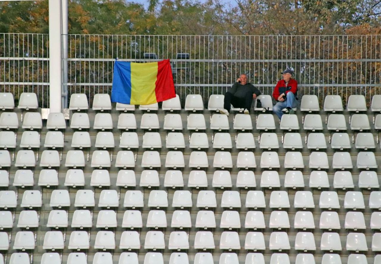 Ce tertip a folosit Federația de Rugby, pentru a părea la TV că sunt mai mulți oameni la meciul Wolves - Black Lion_6