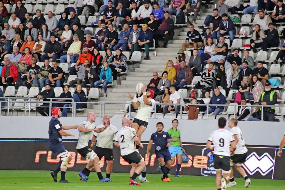 Ce tertip a folosit Federația de Rugby, pentru a părea la TV că sunt mai mulți oameni la meciul Wolves - Black Lion_7