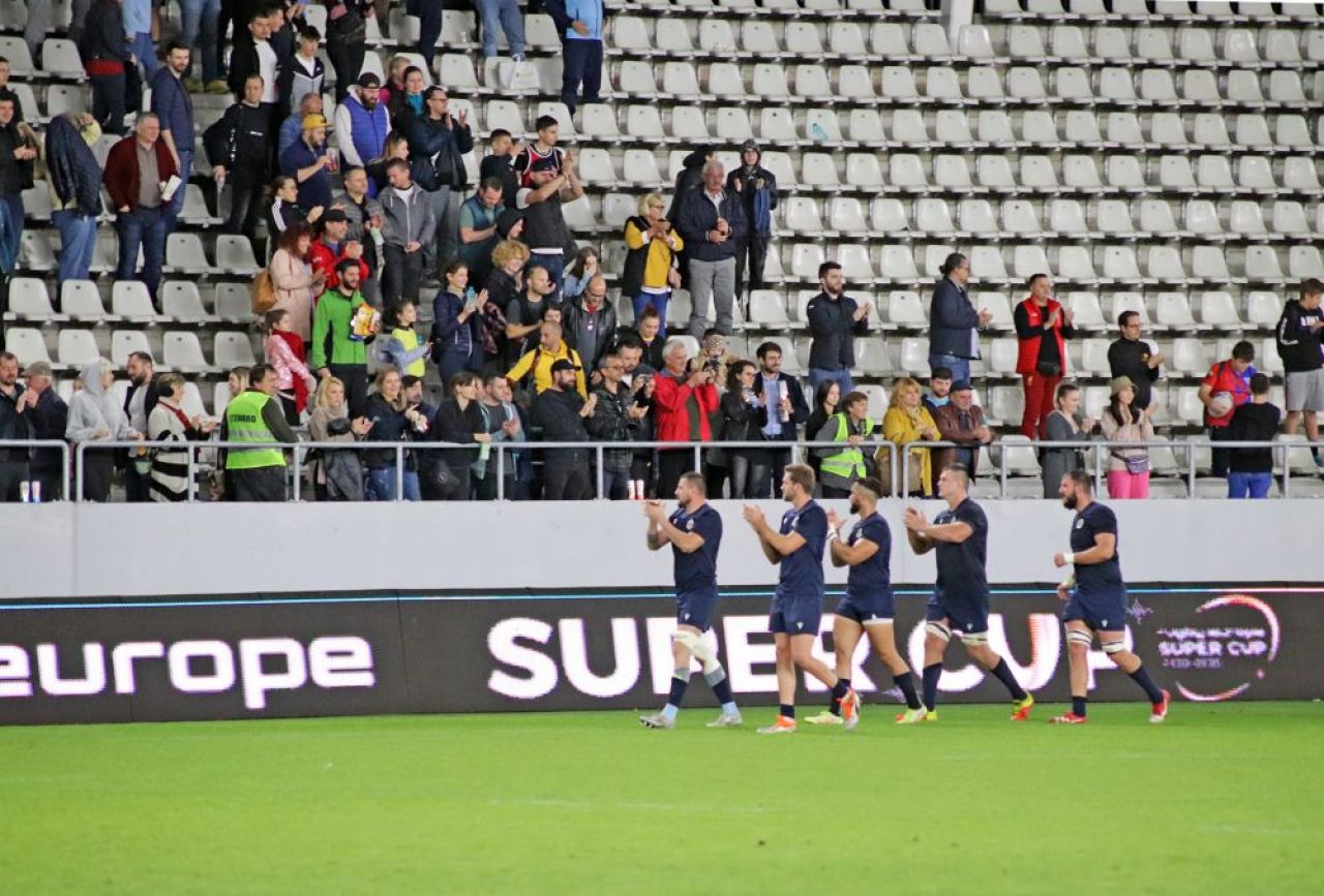 Ce tertip a folosit Federația de Rugby, pentru a părea la TV că sunt mai mulți oameni la meciul Wolves - Black Lion_11