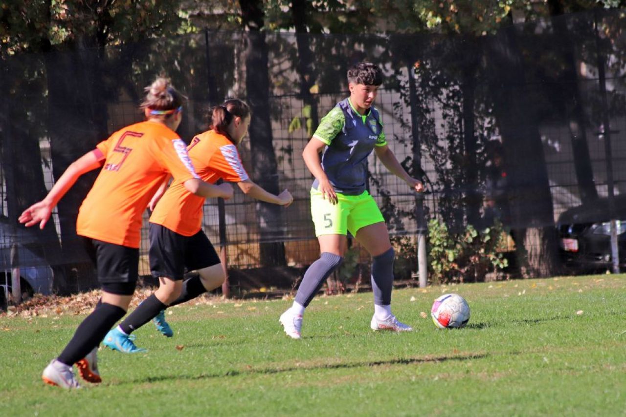 Vulpițele Galbene sunt niște fiare! Victorie cu 7-0 în ultima etapă de campionat_19