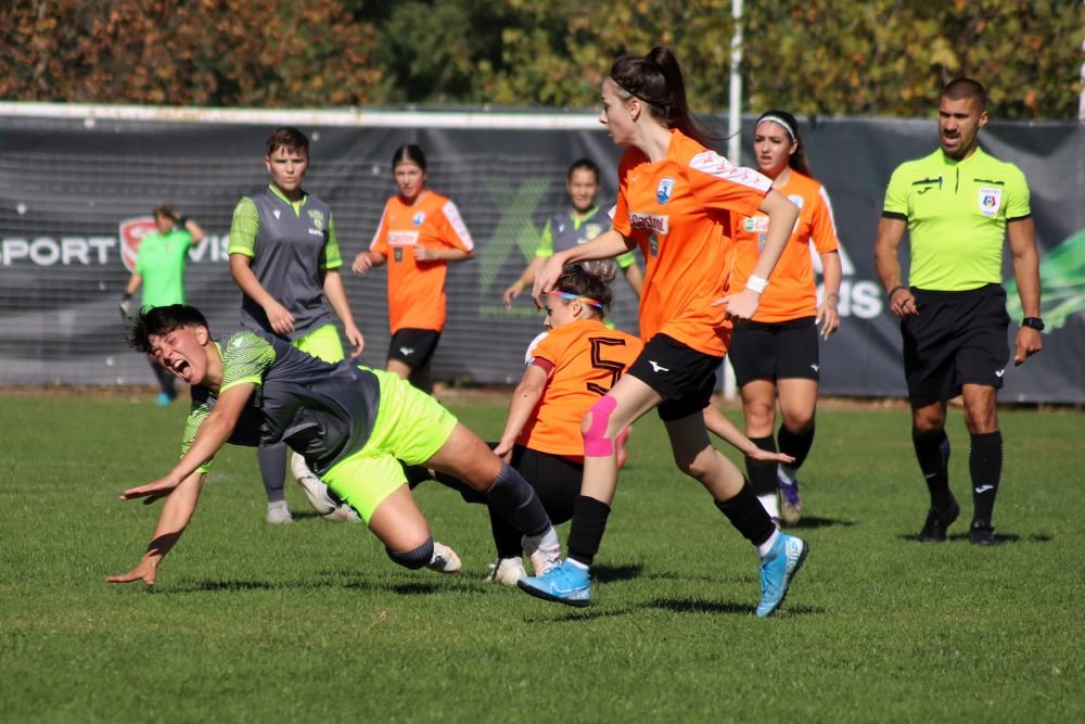 Vulpițele Galbene sunt niște fiare! Victorie cu 7-0 în ultima etapă de campionat_21