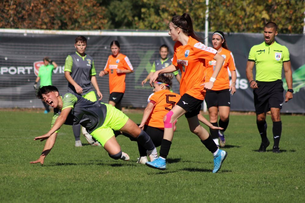 Vulpițele Galbene sunt niște fiare! Victorie cu 7-0 în ultima etapă de campionat_21