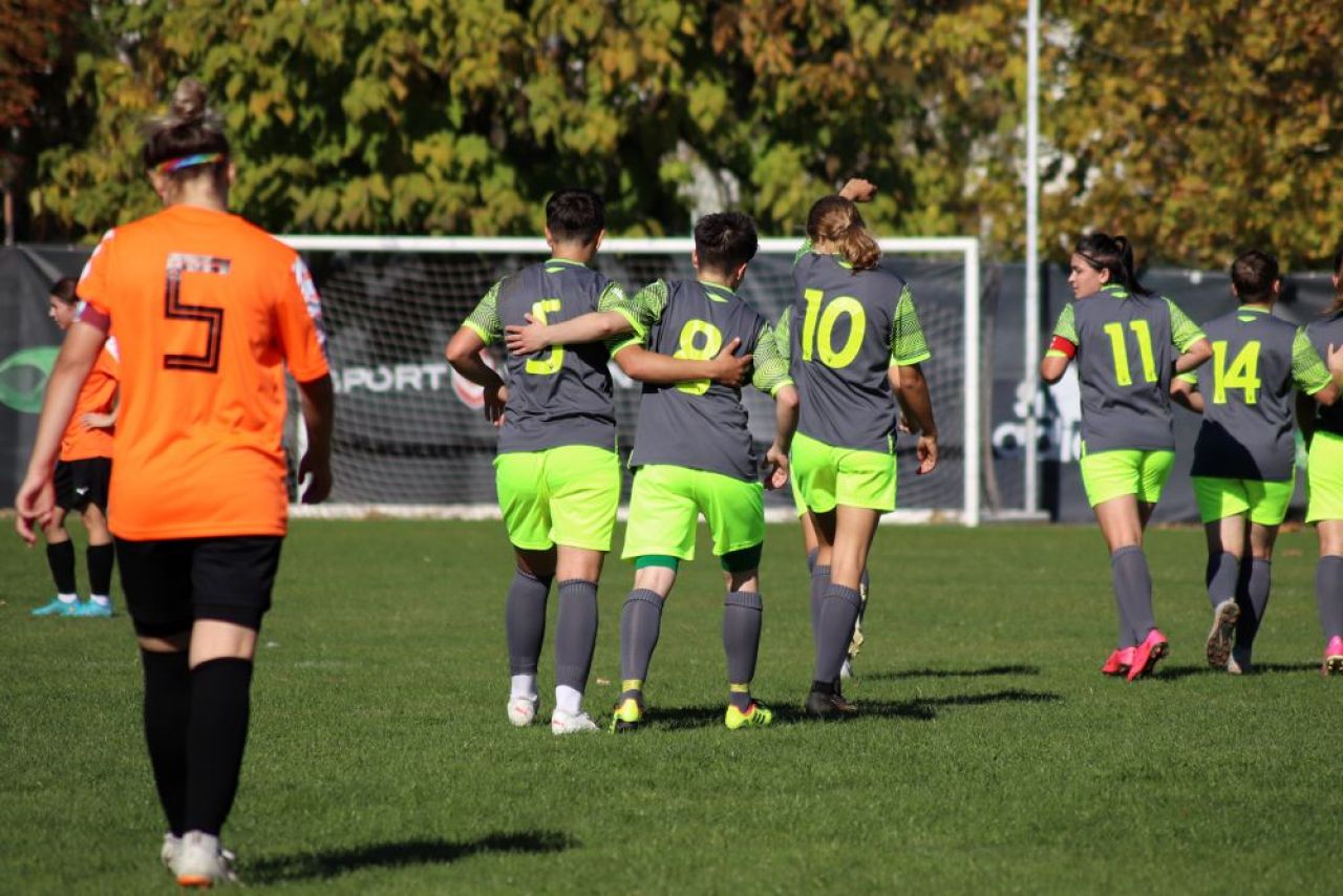 Vulpițele Galbene sunt niște fiare! Victorie cu 7-0 în ultima etapă de campionat_27