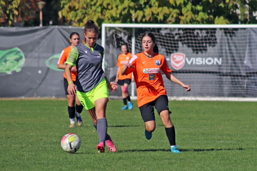 Vulpițele Galbene sunt niște fiare! Victorie cu 7-0 în ultima etapă de campionat_33