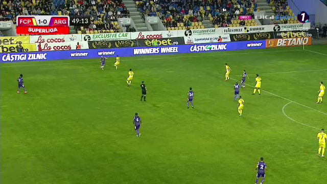 Garita, intervenție bizară la Meijers. Fotbalistul argeșenilor a &icirc;ncercat o foarfecă, dar s-a ales cu un cartonaș galben