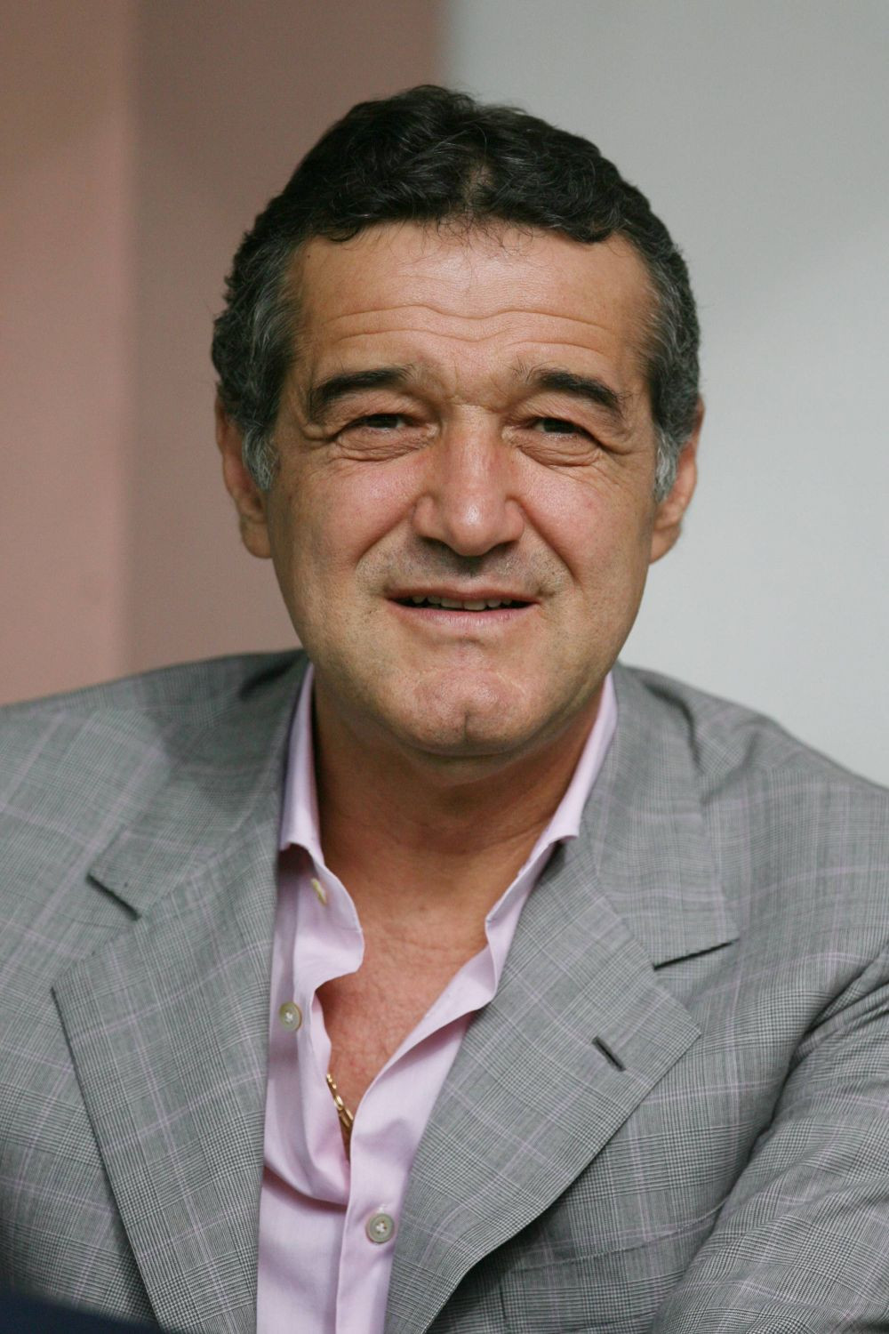 Gigi Becali îl laudă pe Dan Petrescu. 