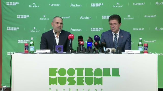 Gică Popescu și-a expus tricourile la Muzeul Fotbalului! „Am 200, am lăsat doar cinci aici” Ce a transmis fotbalistul din Generația de Aur a României_5