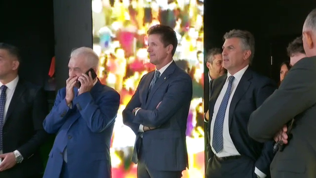 Gică Popescu și-a expus tricourile la Muzeul Fotbalului! „Am 200, am lăsat doar cinci aici” Ce a transmis fotbalistul din Generația de Aur a României_19