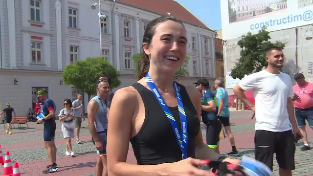 Fiica lui MM Stoica, prezentă la Campionatul Mondial de Ape Înghețate! La ce probe va participa Teodora Stoica_27