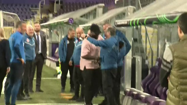 Gnohere i-a vizitat pe cei de la FCSB la Bruxelles! ”Bizonul”, îmbrățisări calde cu cei din staff-ul vicecampioanei_5