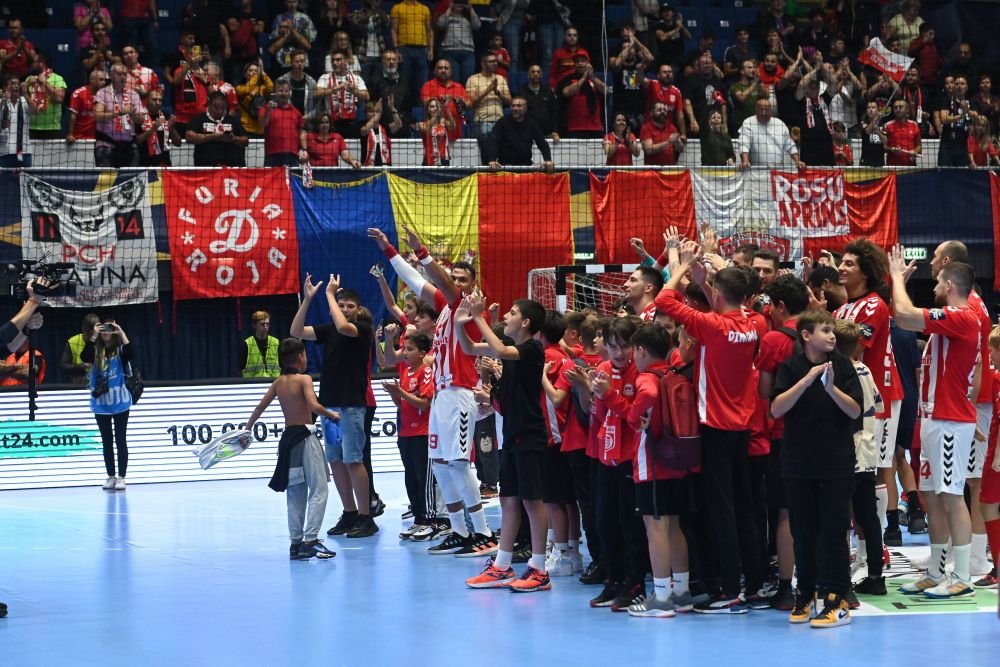 Dinamo - PSG 29-35. &Icirc;n fața unei săli arhipline, &rdquo;dulăii&rdquo; au pierdut meciul de gală cu parizienii