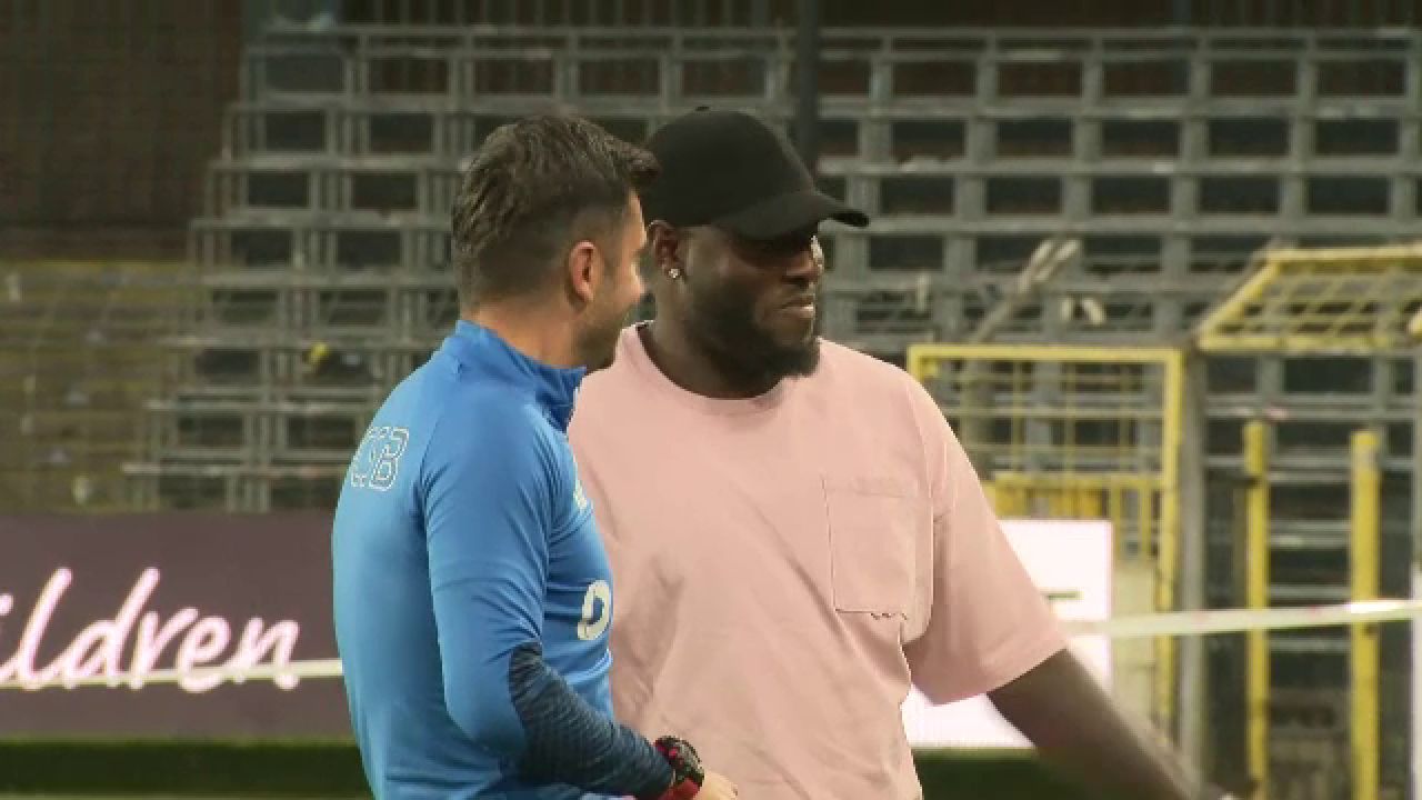 „Dică & Bizonescu” Harlem Gnohere nu și-a dat seama că e în direct și 'a comis-o' în timp ce vorbea cu antrenorul FCSB: „Am două familii!” _1