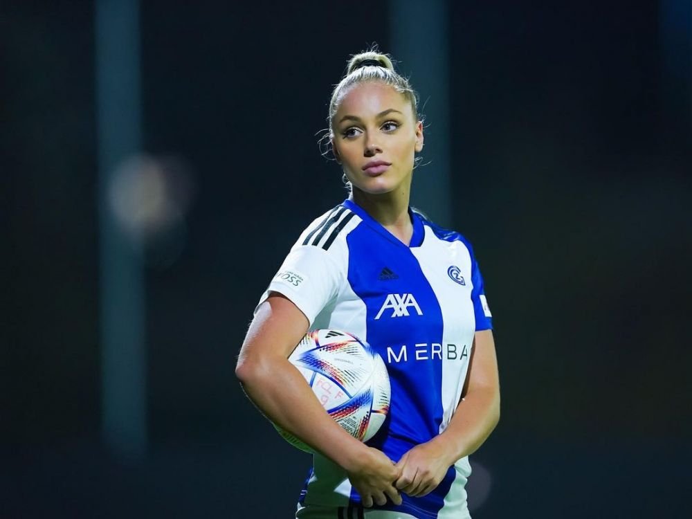 Ea a fost numită „cea mai frumoasă fotbalistă din lume”, dar nu vrea să i se spună că e sexy! Cum arată Ana Maria _71