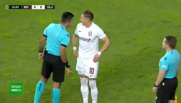 Dan Petrescu, moment amuzant cu un cameraman la Sivasspor - CFR Cluj (27/10/2022)