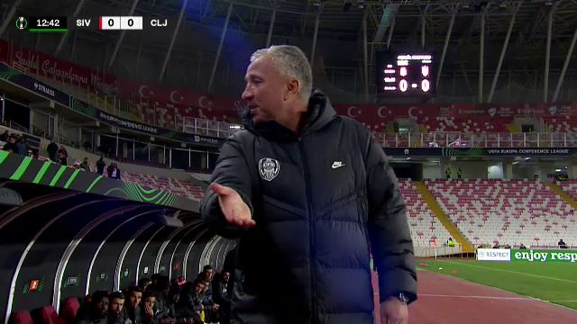 După ce a înjurat un jurnalist, Dan Petrescu a avut ceva de împărțit și cu un cameraman_3